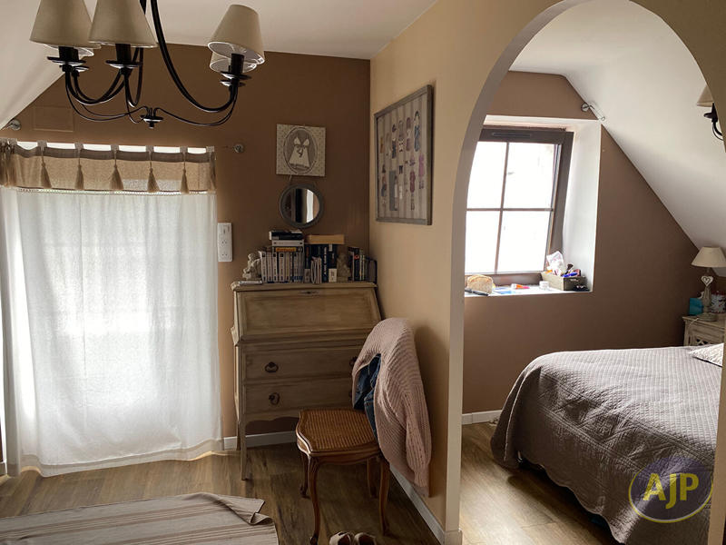 Demeure - 191 m² - 7 pièces