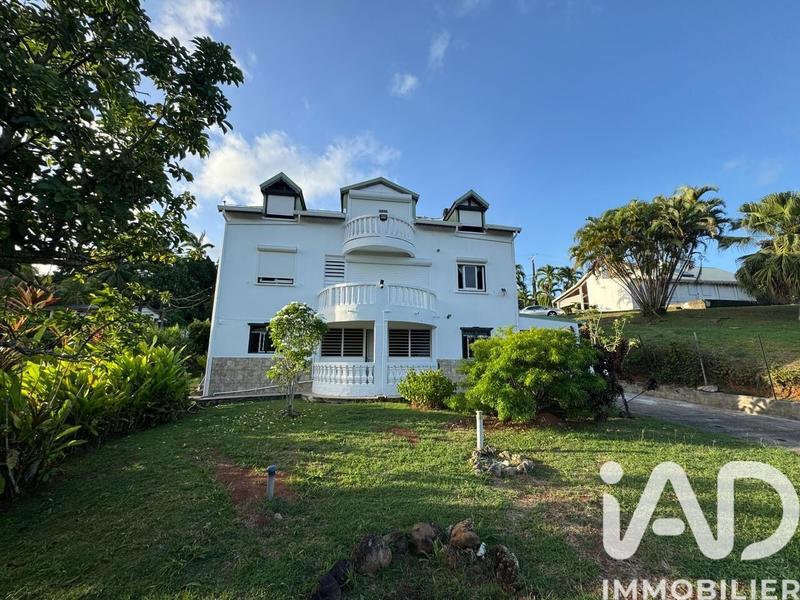 Maison - 174 m² - 8 pièces