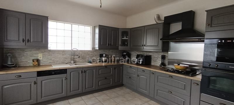 Maison - 218 m² - 10 pièces