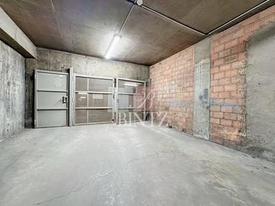 Parking / Garage - 12 m²