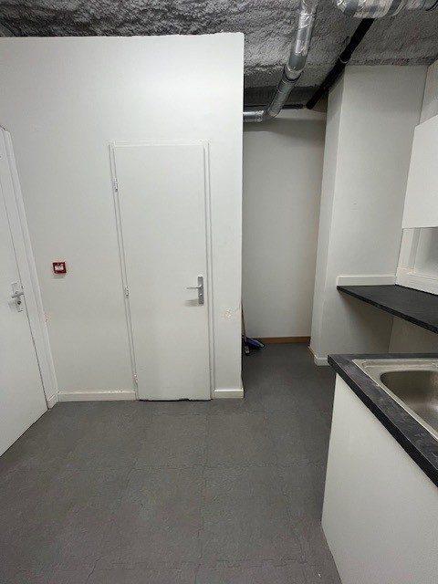 Local commercial - 84 m² - 2 pièces