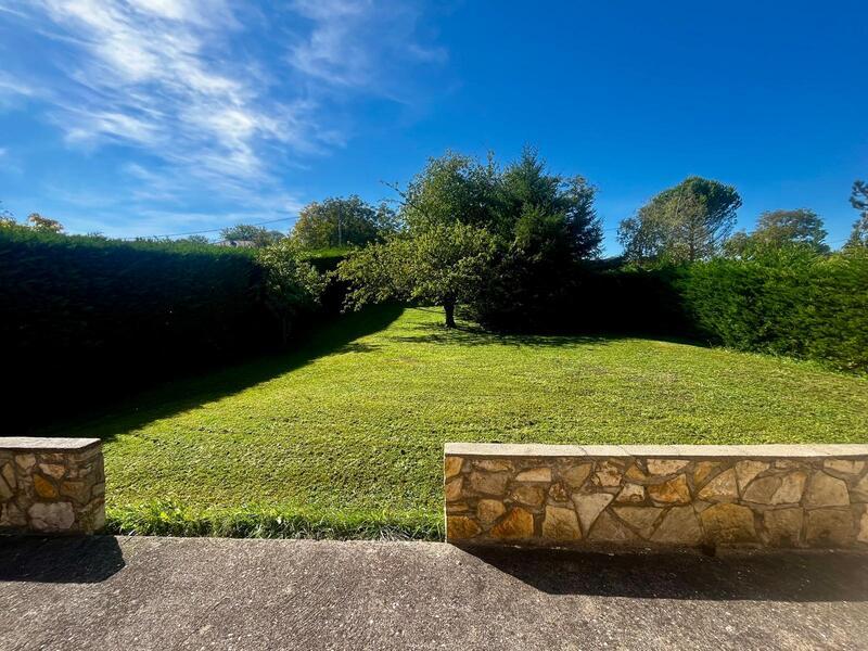 Maison - 1 m² - 6 pièces