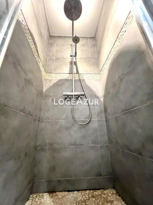 Appartement - 82 m² - 3 pièces