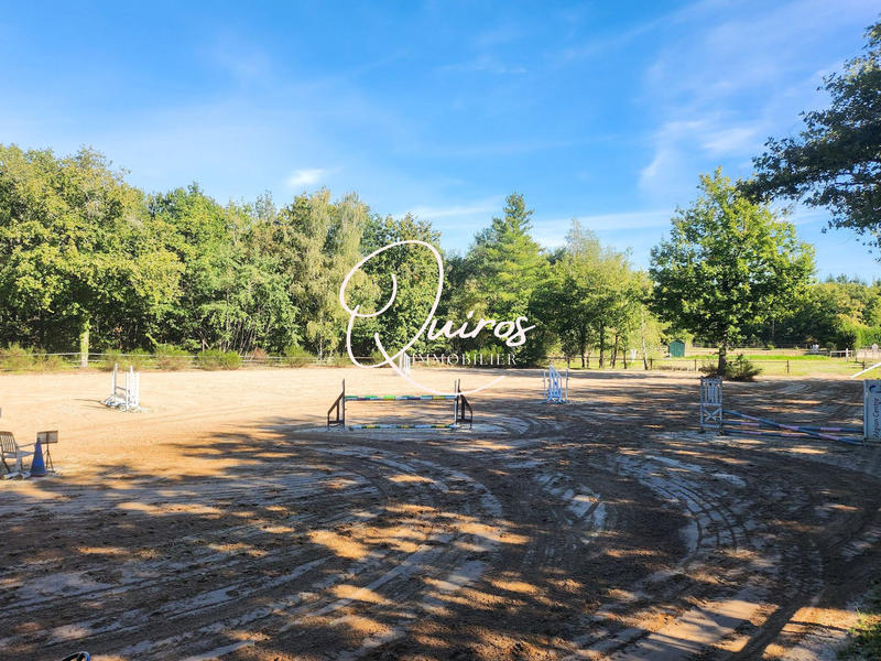 Maison - 300 m² - 10 pièces