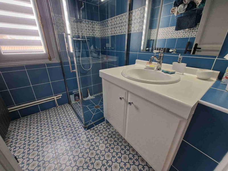 Maison - 255 m² - 8 pièces