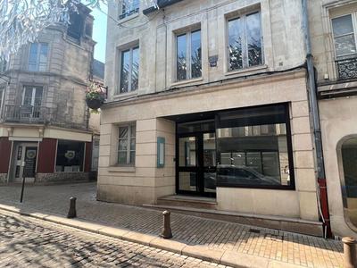 Local commercial - 130 m² - 6 pièces