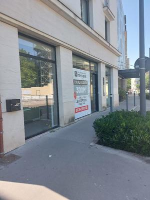 Local commercial - 283 m²