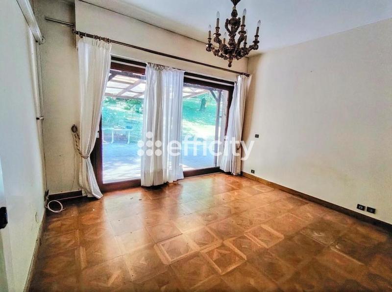 Maison - 262 m² - 10 pièces