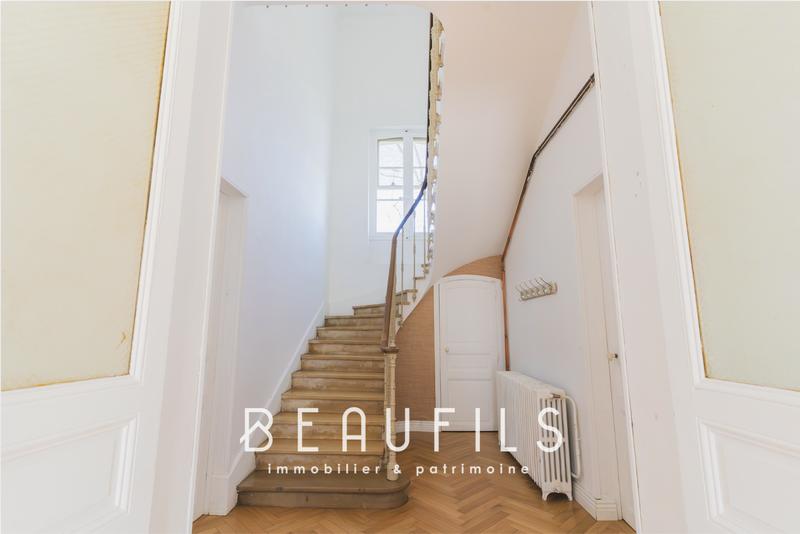 Maison - 162 m² - 9 pièces