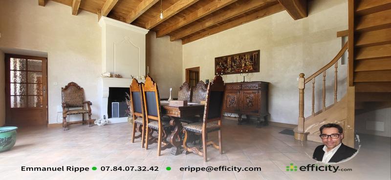 Maison - 315 m² - 9 pièces