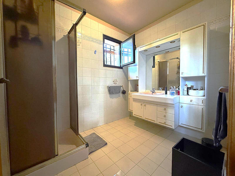 Maison - 194 m² - 7 pièces