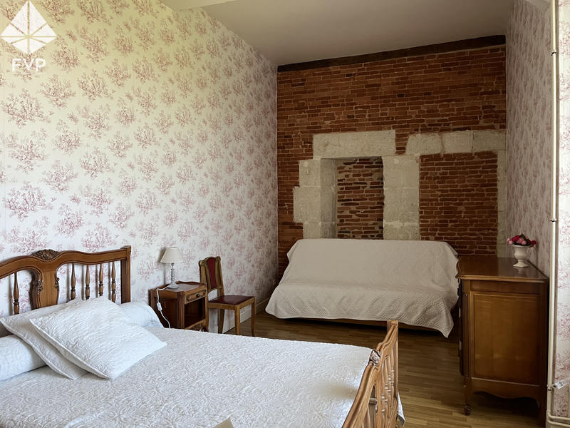 Propriété - 284 m² - 9 pièces