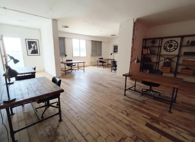 Local commercial - 4 860 m²