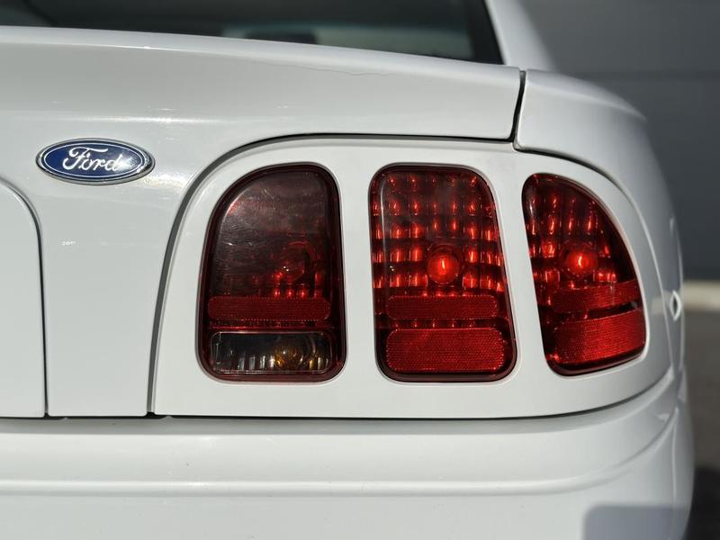 Ford Mustang 1996 3.8l V6 150ch Made in Usa