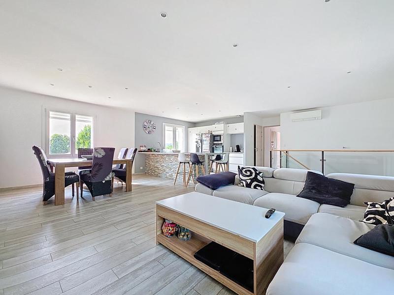 Maison - 135 m² - 5 pièces