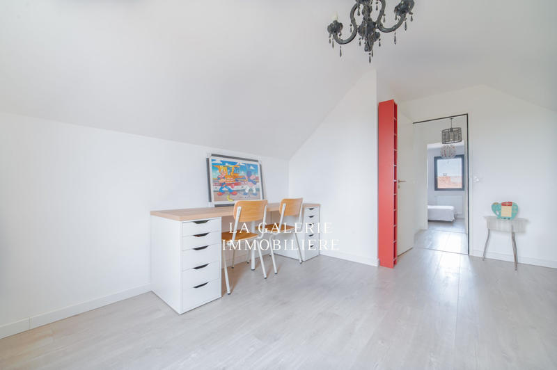 Maison - 167 m² - 6 pièces