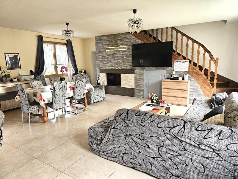 Maison - 190 m² - 8 pièces