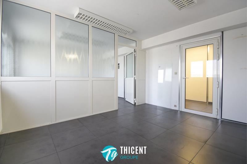 Local d'activités - 3 140 m²