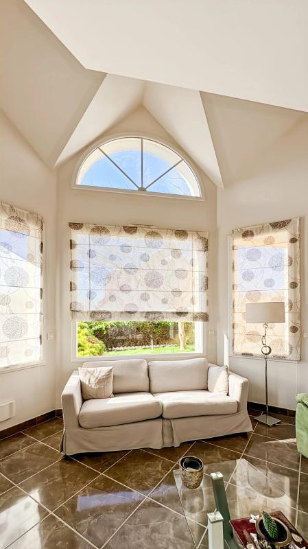 Maison - 202 m² - 9 pièces