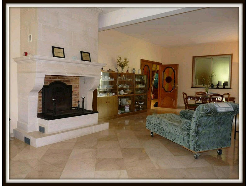 Maison - 240 m² - 6 pièces