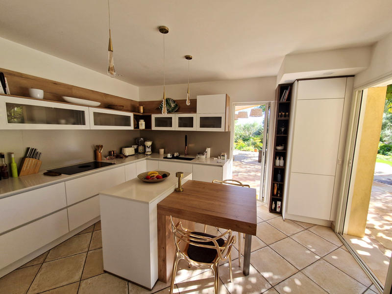 Maison - 205 m² - 6 pièces