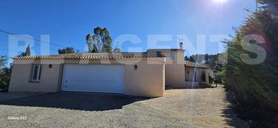 Propriété - 204 m² - 6 pièces