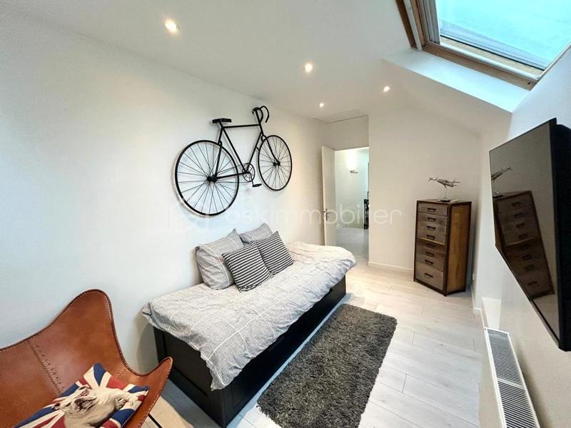 Demeure - 251 m² - 8 pièces