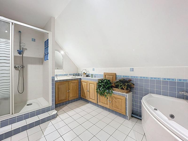 Maison - 175 m² - 8 pièces