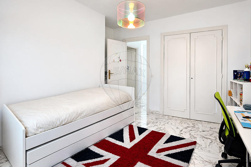 Appartement - 101 m² - 4 pièces