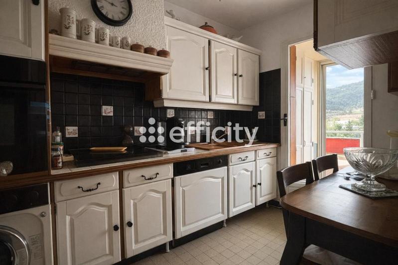 Appartement - 90 m² - 5 pièces