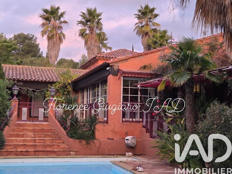 Maison - 365 m² - 6 pièces