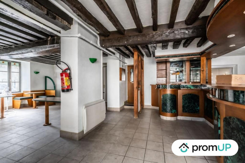 Maison - 295 m² - 9 pièces