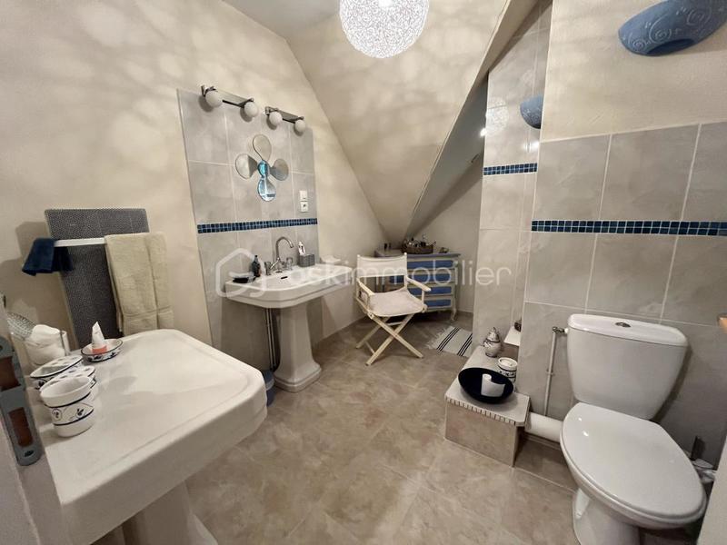 Propriété - 258 m² - 9 pièces