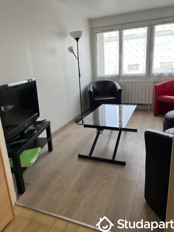 Chambre - 12 m² - 1 pièce