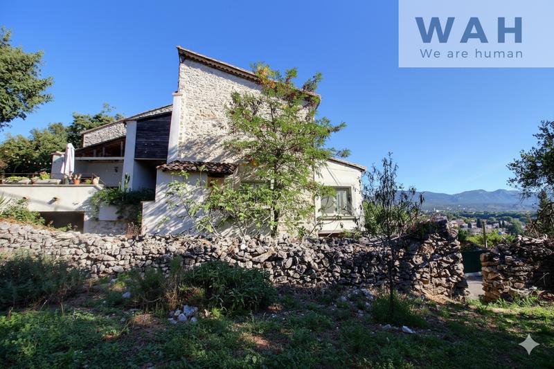 Maison - 136 m² - 5 pièces