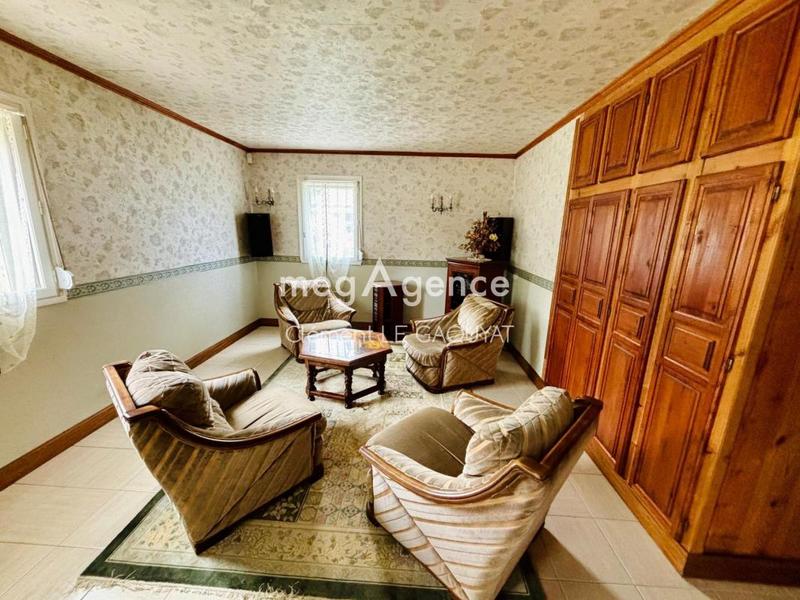 Maison - 198 m² - 10 pièces