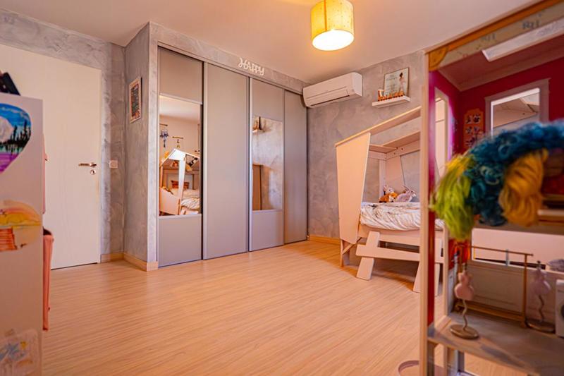 Maison - 141 m² - 5 pièces