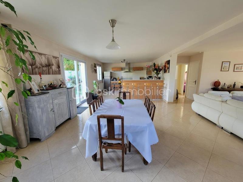 Pavillon - 168 m² - 7 pièces