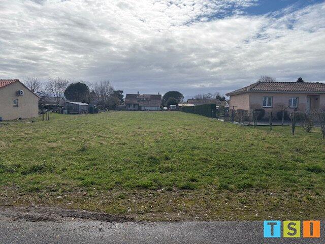 Terrain constructible - 1 720 m²