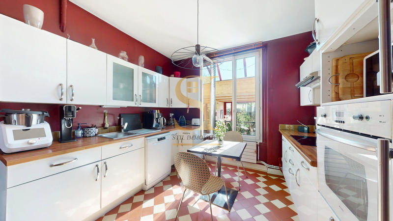 Maison - 143 m² - 8 pièces