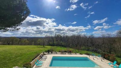 Maison - 177 m² - 7 pièces