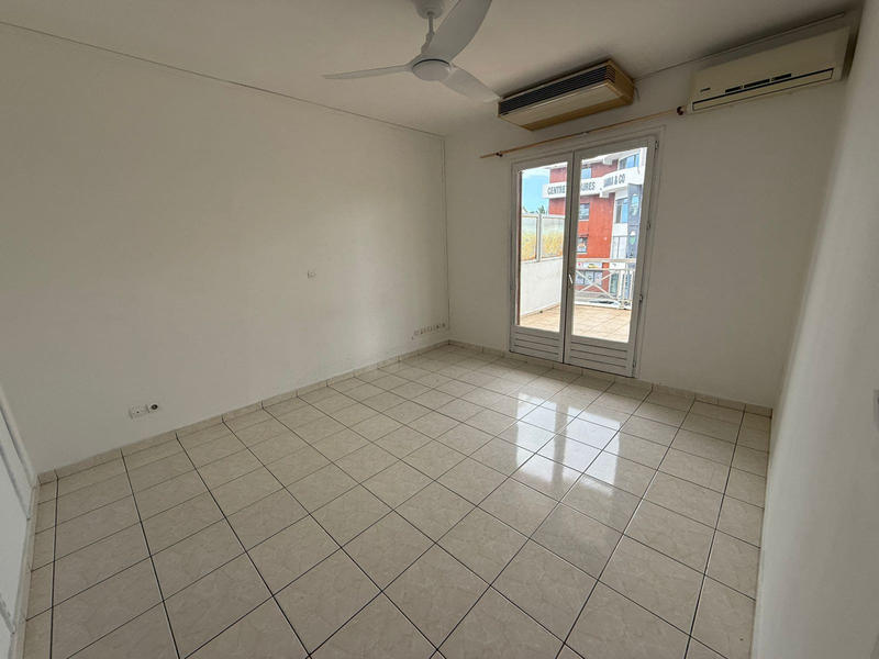 Appartement - 100 m² - 5 pièces