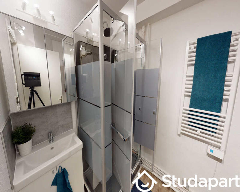 Chambre - 140 m² - 1 pièce