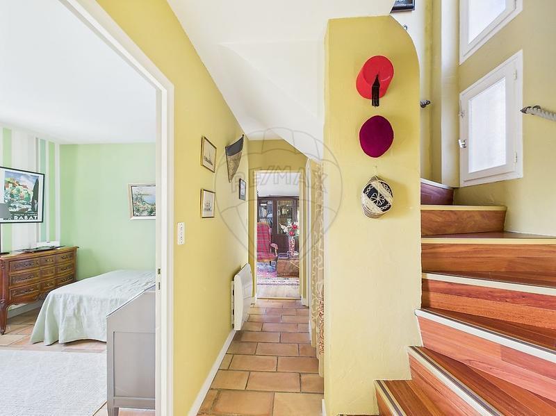 Villa - 210 m² - 6 pièces