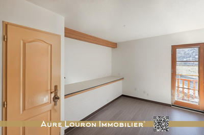 Immeuble - 159 m² - 9 pièces