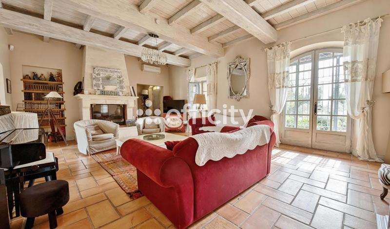 Mas - 200 m² - 6 pièces