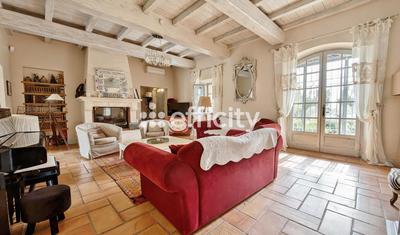 Mas - 200 m² - 6 pièces