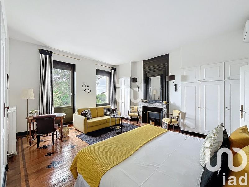 Maison - 432 m² - 10 pièces