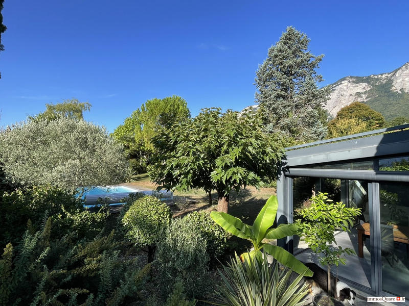 Maison - 180 m² - 6 pièces