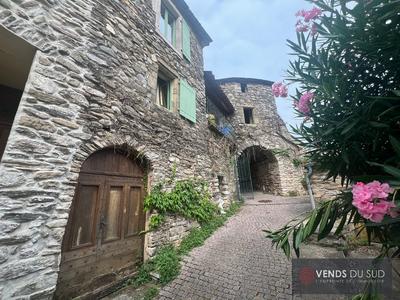 Maison en pierre - 140 m² - 7 pièces